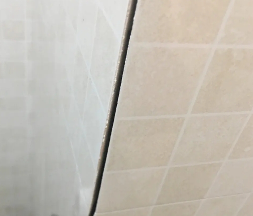 大新瓷砖空鼓维修公司分享阳台瓷砖脱落的修复过程可以分为以下几个步骤